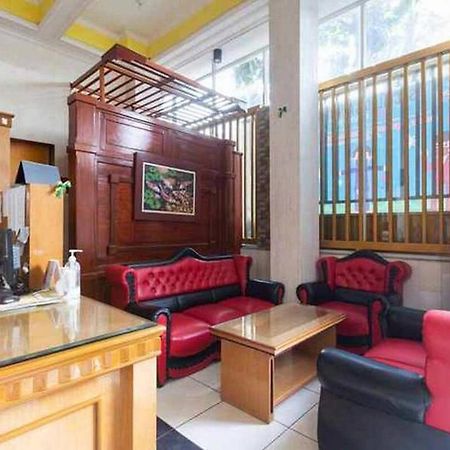 Homestay Gayatri Sawojajar Near Univ Negeri Malang Kampus 2 Mitra Reddoorz Extérieur photo