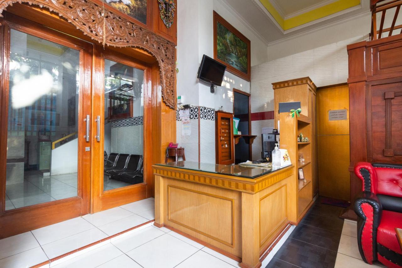 Homestay Gayatri Sawojajar Near Univ Negeri Malang Kampus 2 Mitra Reddoorz Extérieur photo