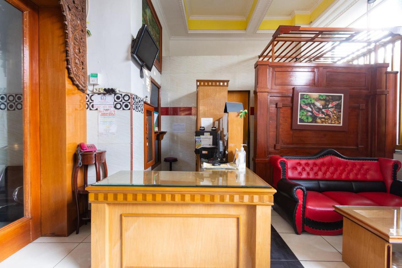 Homestay Gayatri Sawojajar Near Univ Negeri Malang Kampus 2 Mitra Reddoorz Extérieur photo