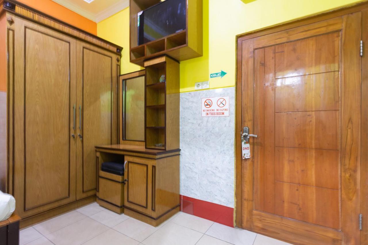 Homestay Gayatri Sawojajar Near Univ Negeri Malang Kampus 2 Mitra Reddoorz Extérieur photo