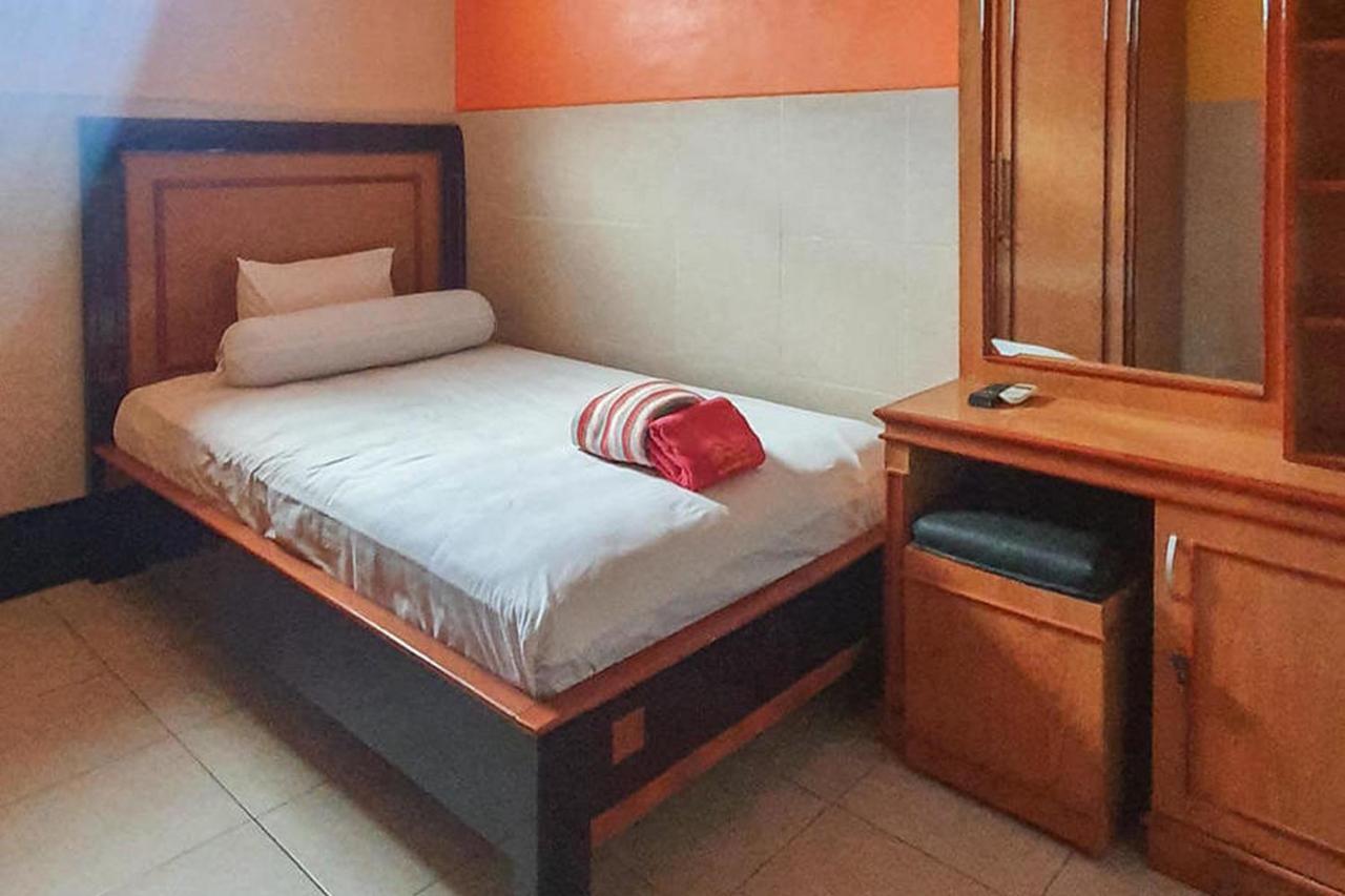Homestay Gayatri Sawojajar Near Univ Negeri Malang Kampus 2 Mitra Reddoorz Extérieur photo