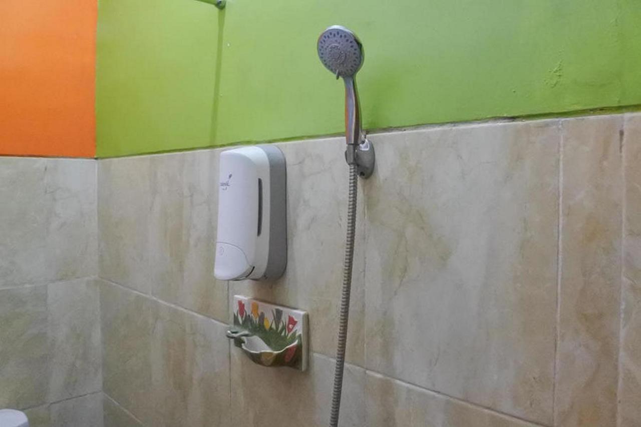 Homestay Gayatri Sawojajar Near Univ Negeri Malang Kampus 2 Mitra Reddoorz Extérieur photo