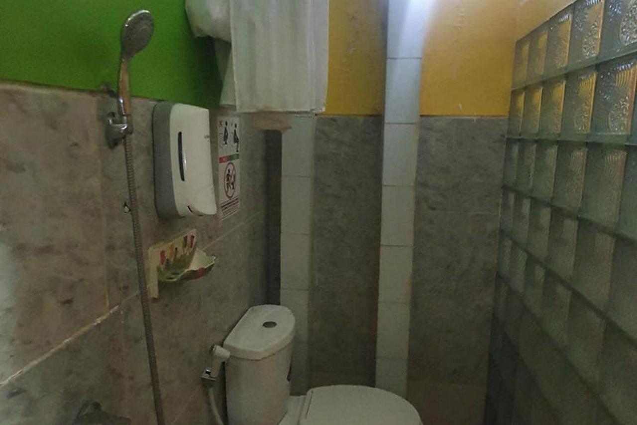 Homestay Gayatri Sawojajar Near Univ Negeri Malang Kampus 2 Mitra Reddoorz Extérieur photo
